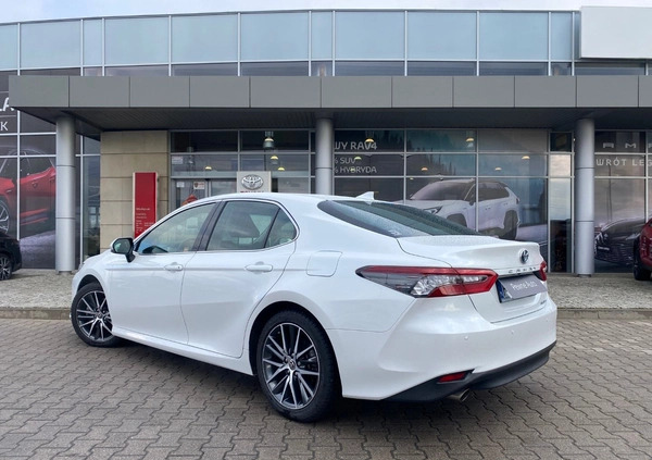 Toyota Camry cena 167500 przebieg: 18637, rok produkcji 2022 z Kalisz małe 596